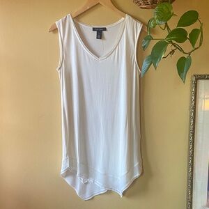 White House Black Market tunic length asymmetrical white tank M NEW
